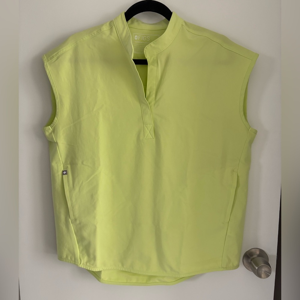 FIGS Rafaela Neon Yellow Women's Scrub Top Size Small